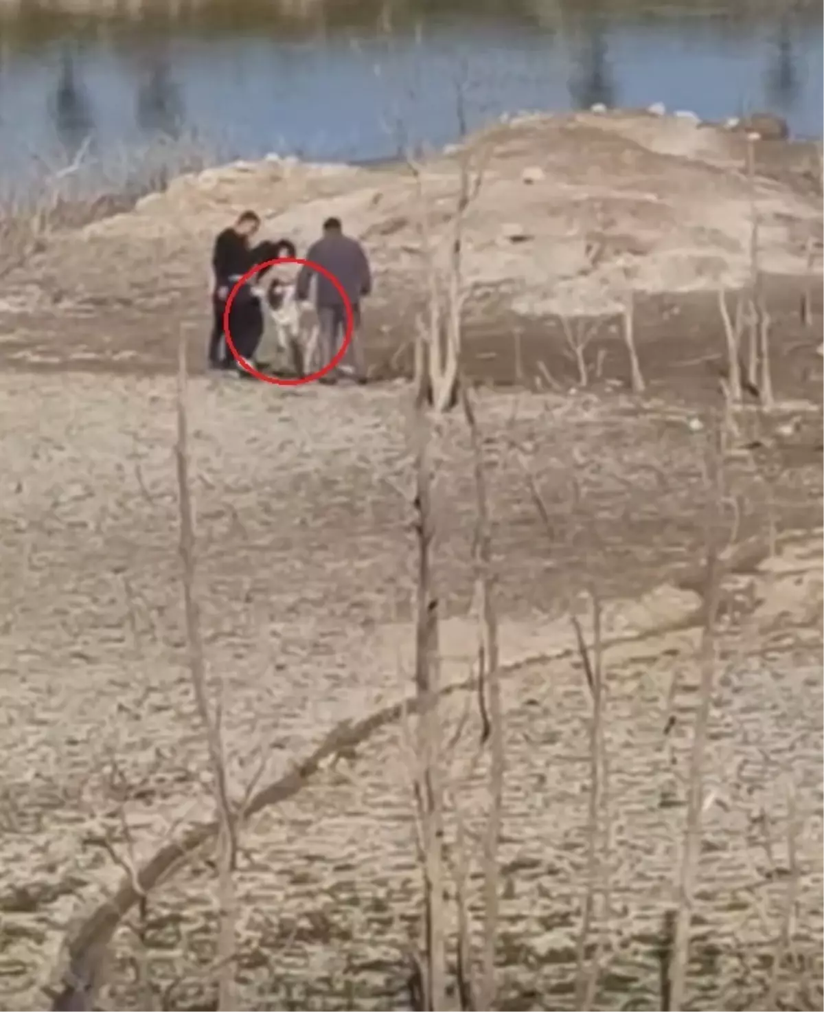 İnegöl’de Kız Çocuğu Bataklığa Saplandı