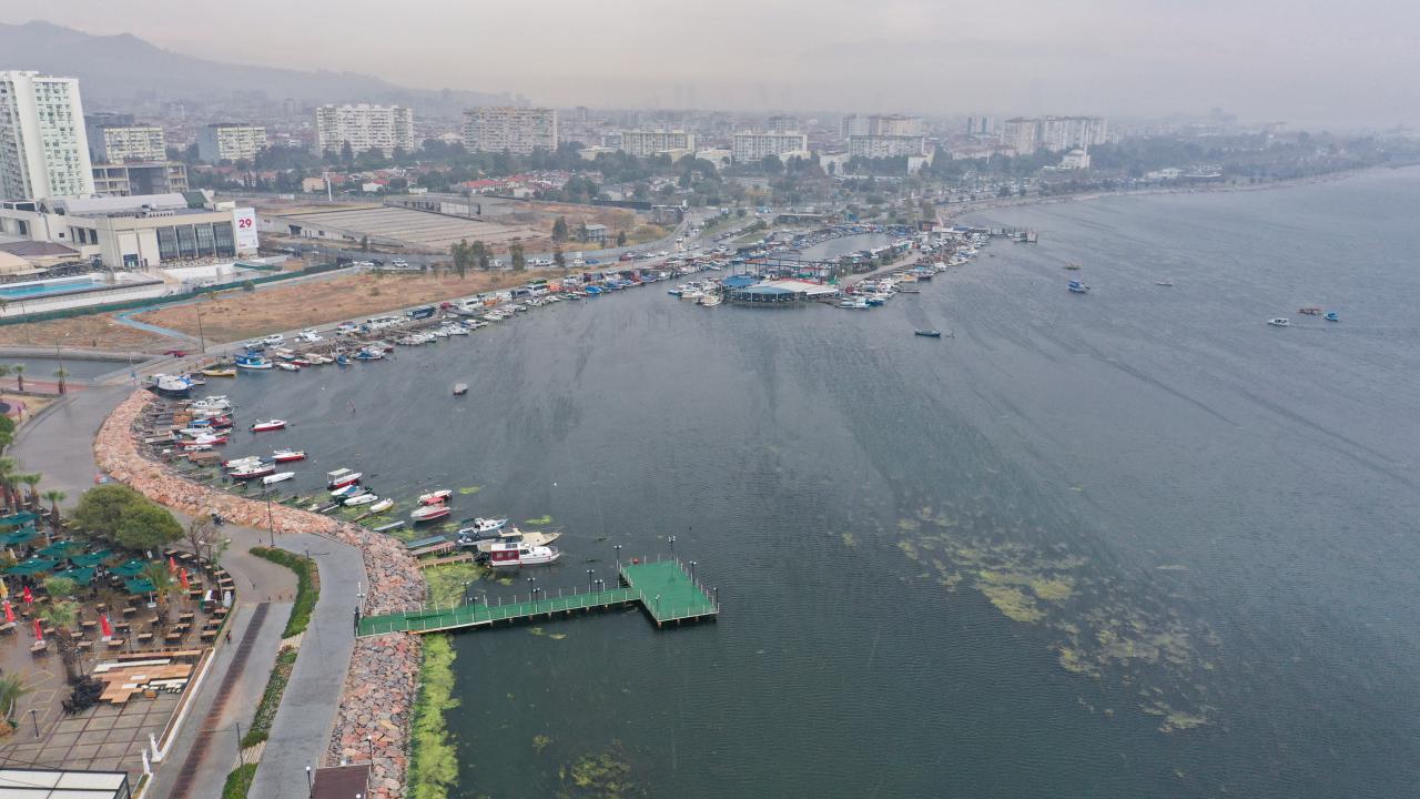 İzmir Körfezi’nin “aşırı” kirliliği 4 mevsim sürüyor