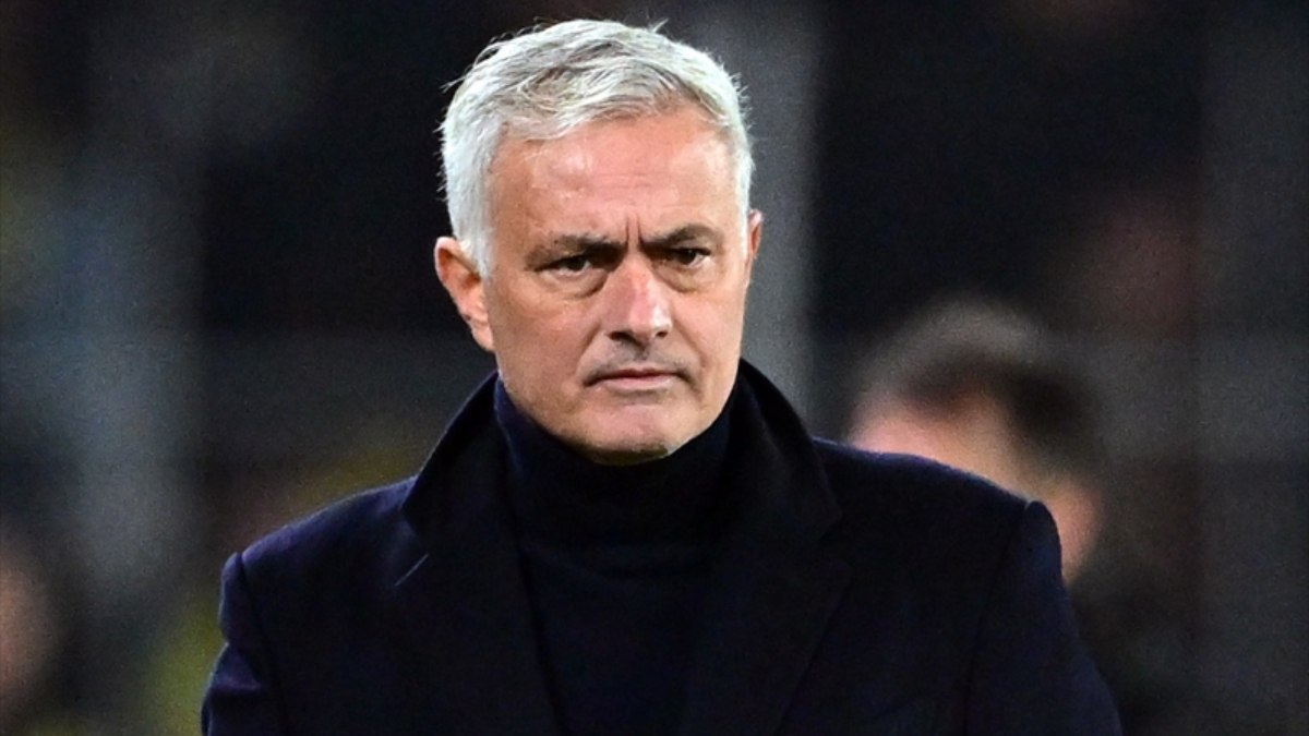 Jose Mourinho: Normal şartlarda liderin 8-9 puan üzerinde olmamız gerekirdi