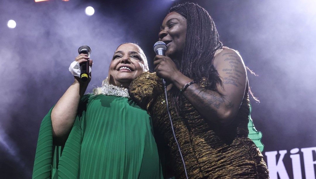 BuikaÂ ve KibariyeÂ aynÄ± sahnede buluÅtu: MÃ¼zikseverlere unutulmaz anlar yaÅattÄ±lar