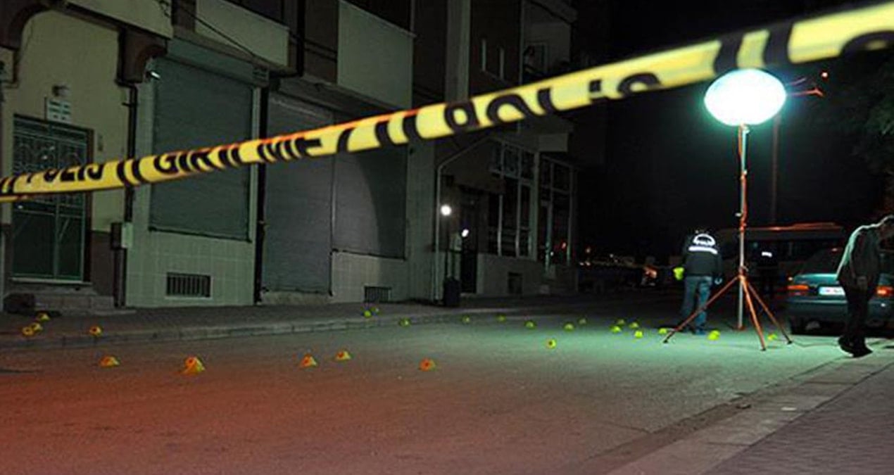 19 yaşındaki genç, babasını öldürdü! Annesinin silahı sakladığı ortaya çıktı