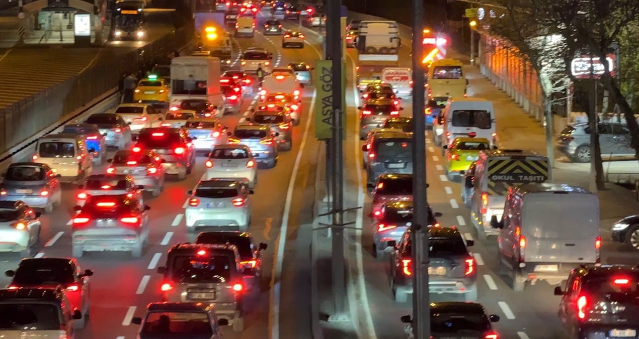 D-100 Karayolu’nda zincirleme kaza: Trafik kitlendi