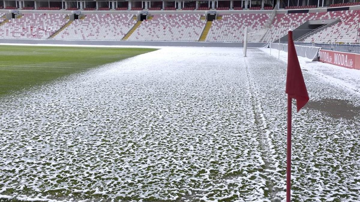 Sivas’ta Fenerbahçe maçı öncesi zemin kısmen karla kaplandı